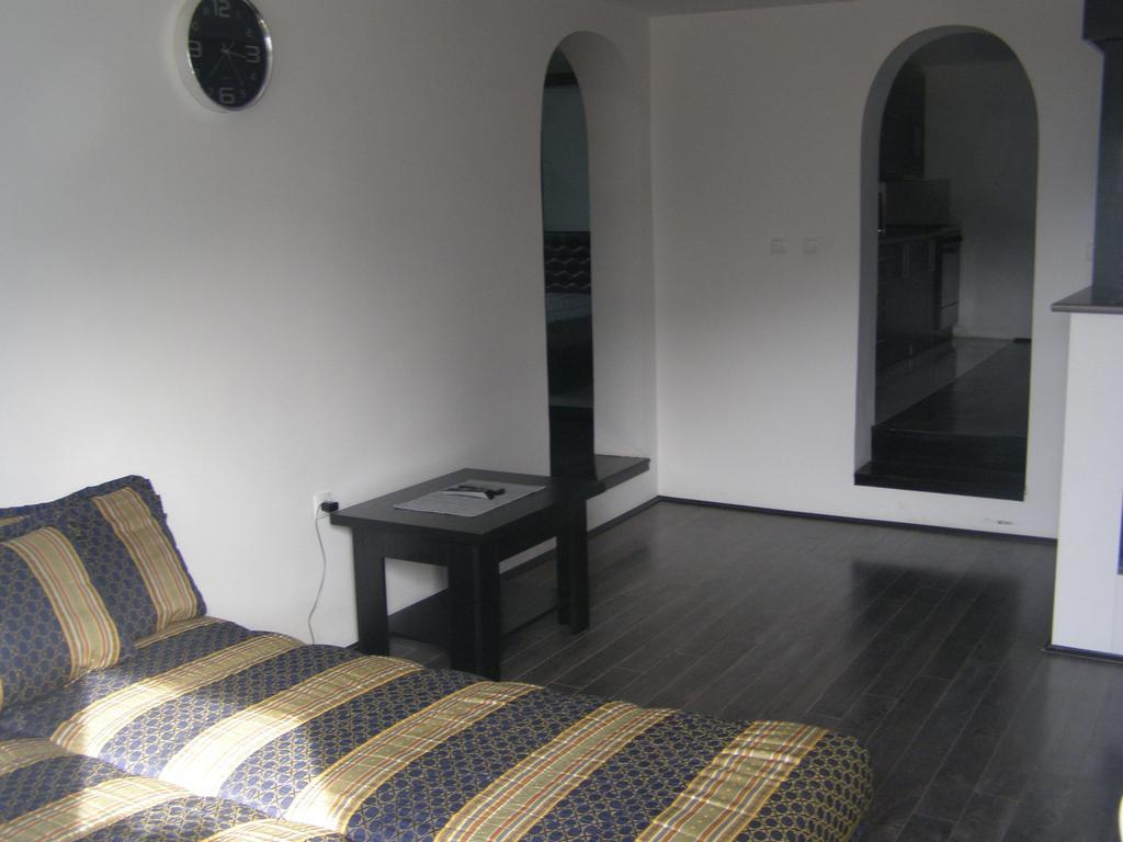 Guesthouse Kuzmanovic Guca Ruang foto
