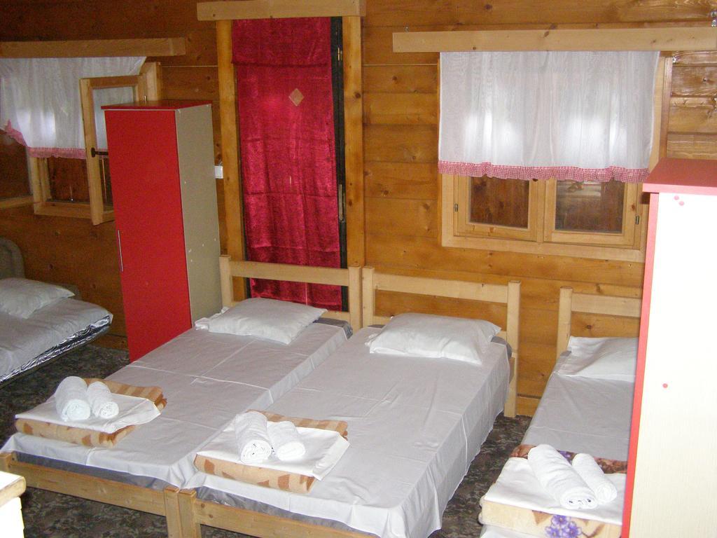 Guesthouse Kuzmanovic Guca Bagian luar foto